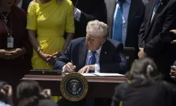 Trump, ABD'ye dini geri getiriyor!