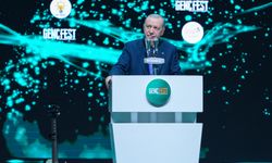 Cumhurbaşkanı Erdoğan GENÇFEST’te: "Gençlerin eline kalem, kitap yerine molotof, silah verenler kaybedecekler"