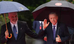 Cumhurbaşkanı Erdoğan Arnavutluk'ta... Resmi törende samimi anlar