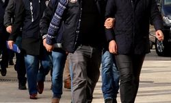 Öğrencileri kandırıp yurtdışına götürüyorlardı! FETÖ operasyonunda 77 zanlı tutuklandı