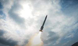 İsrail, Yemen'den fırlatılan balistik füzeyi düşürdü