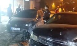 Bartın'da çevirmeden kaçan araç kaza yaptı
