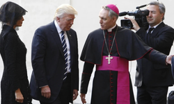 Trump’tan gündem yaratan fotoğraf: Yapay Zeka ile Papa kılığına girdi!