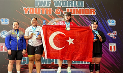 Milli haltercimiz Fatmagül Çevik "Gençler Dünya Halter Şampiyonu" oldu! Altın madalyayı kazandı