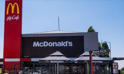 21 yaşından küçükler McDonald's şubesine giremeyecek