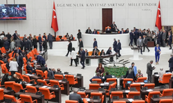 TBMM'de kabul edildi: Memuriyette yaş sınırı ve atama şartları değişti