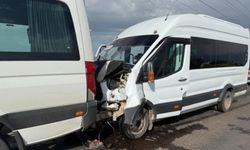Öğretmen servisleri çarpıştı: Çok sayıda yaralı var