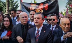 Özgür Özel, Gezmiş, Aslan ve İnan için düzenlenen anma programına katıldı