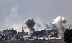 Çocuğunun erkek olduğunu Gazze'yi bombalayarak duyurdu!