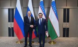 Özbekistan ve Rusya Dışişleri Bakanları Semerkand’da stratejik bir görüşme gerçekleştirdi