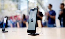 Trump tarifeleri Apple’ı vurdu: iPhone fiyatları uçuşa geçebilir!