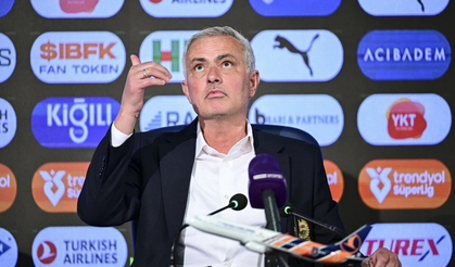 Fenerbahçe'de kalıp kalmayacağı soruldu! Mourinho'dan gelen yanıt ise "Bu soruyu anlamadım" oldu