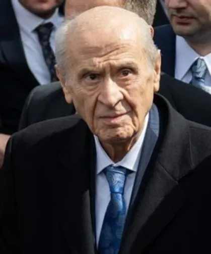 Devlet Bahçeli'den Özgür Özel açıklaması: "Fiziki saldırıya uğrayan bir siyasi kurumun yöneticisine geçmiş olsun!"