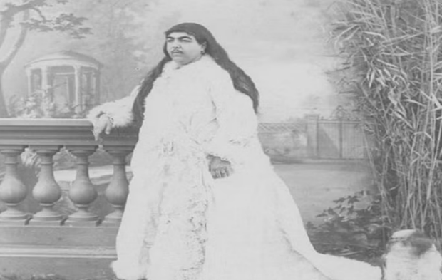 Sayısız erkeğin peşinden koştuğu İran prensesi Qajar!