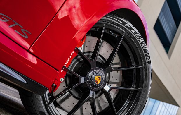 Pirelli’den Porsche’ye özel dokunuş