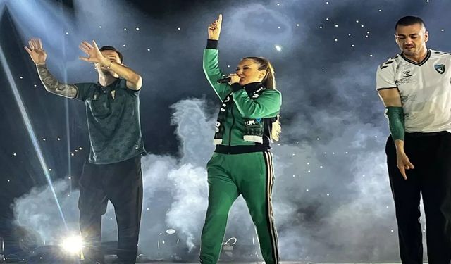 Kocaelispor'un şampiyonluk kutlamalarına ünlü akını!