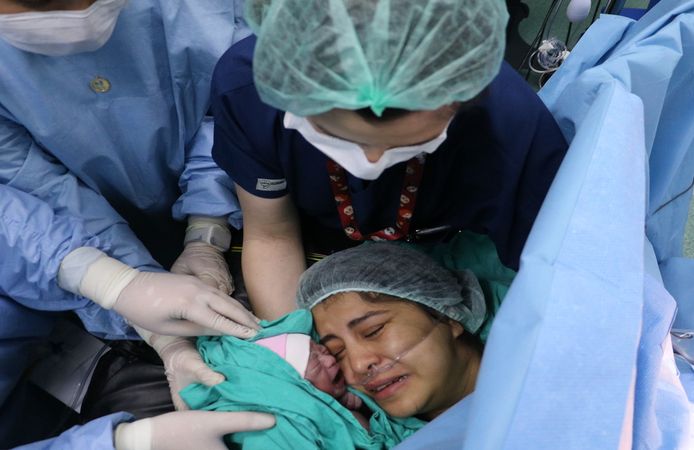Türkiye'de bir ilk: Akciğer nakli olan hasta anne oldu