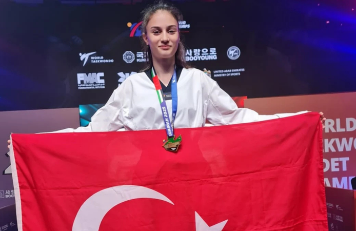 Taekwondo’da Türkiye’nin gururu: Sena Yılmaz dünya şampiyonu oldu