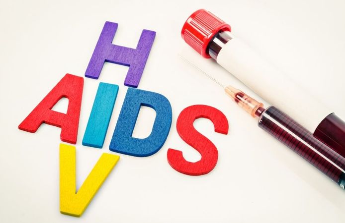 HIV nedir? HIV'in ilk belirtileri nelerdir, HIV'li biri kaç yıl yaşar?