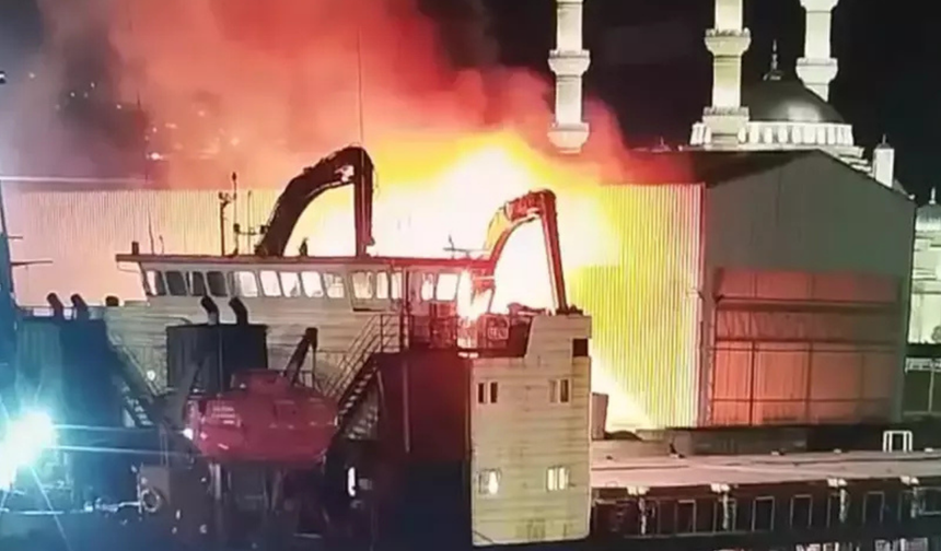 Zonguldak'ta limanda feci yangın! Vinç kullanılamaz hale geldi