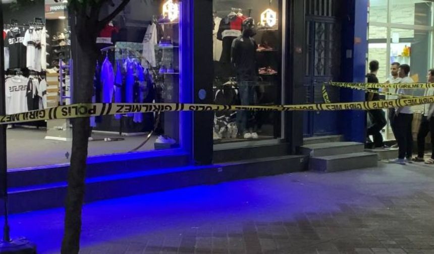 Bağcılar'da dehşet: Giyim mağazasına silahlı saldırı yapıldı!
