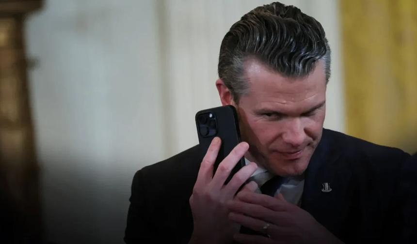 ABD Savunma Bakanı Pete Hegseth’e Yeni Güvenlik Şoku: Şifreleri İnternete Sızdı!