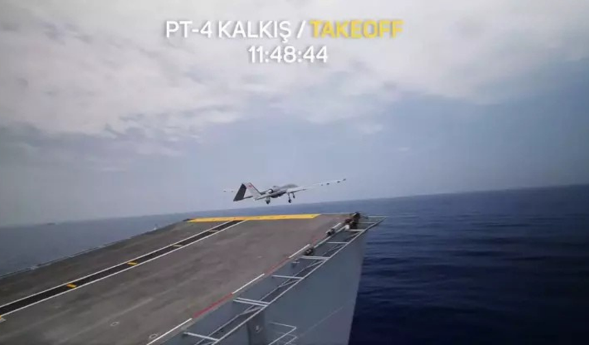Bayraktar TB3 sahnede! TCG Anadolu’dan kalktı, hedefi nokta atışıyla vurdu!