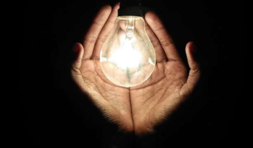 Elektrik kesintisi Türkiye'yi de mi vuracak! Bakan Bayraktar açıkladı