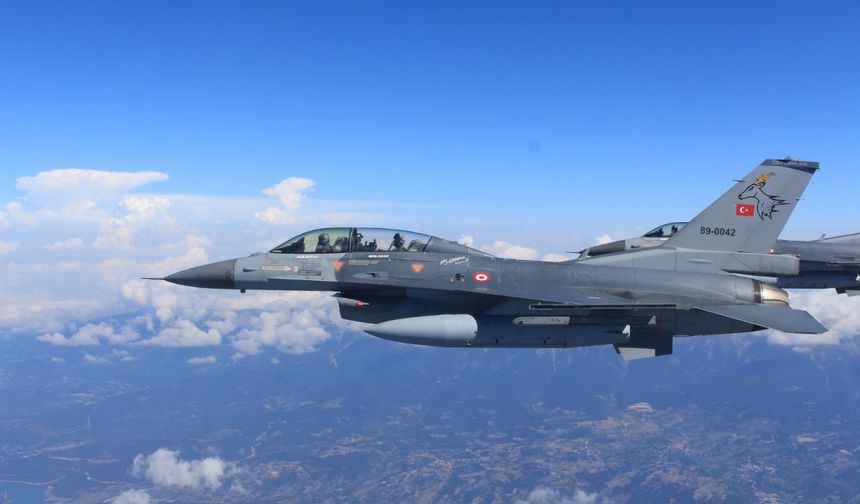 Türk ve İsrail jetlerinden tehlikeli yakınlaşma: Suriye'de yeni dönem mi başlıyor?
