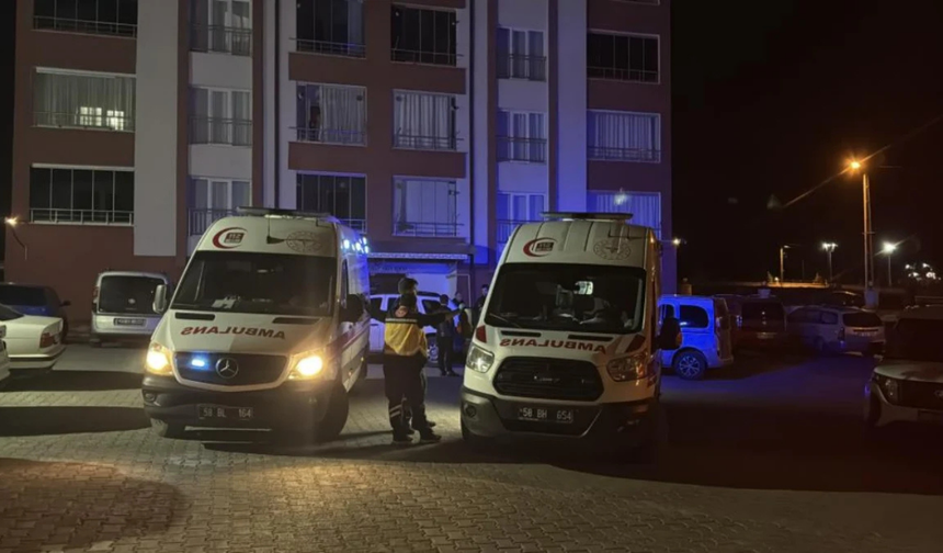 Sivas'ta kan donduran olay!İ ki kardeş boğazları kesilmiş halde bulundu