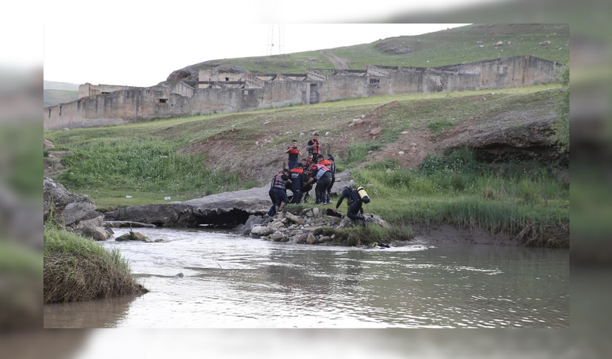 Çaya girdi, bir daha çıkamadı: Siirt’te 14 yaşındaki çocuk hayatını kaybetti