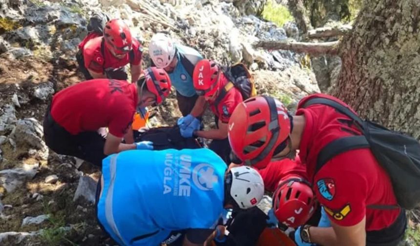 Muğla'da paraşüt faciası: Kayalıklara çakıldı!