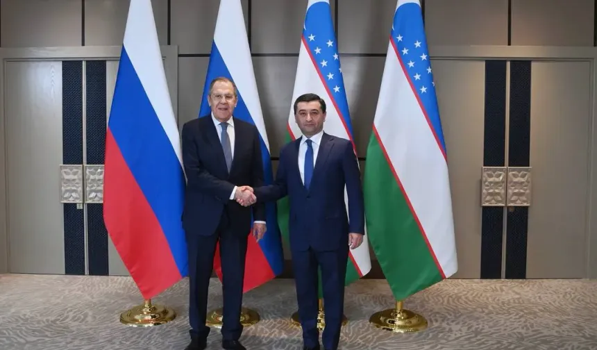 Özbekistan ve Rusya Dışişleri Bakanları Semerkand’da stratejik bir görüşme gerçekleştirdi
