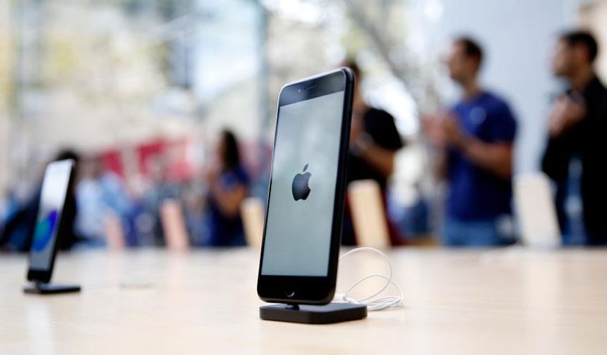 Trump tarifeleri Apple’ı vurdu: iPhone fiyatları uçuşa geçebilir!