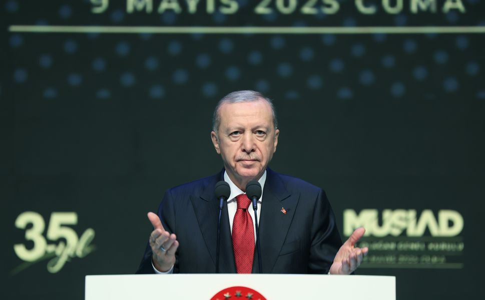Cumhurbaşkanı Erdoğan: Enflasyon düşüyor, işsizlik geriliyor