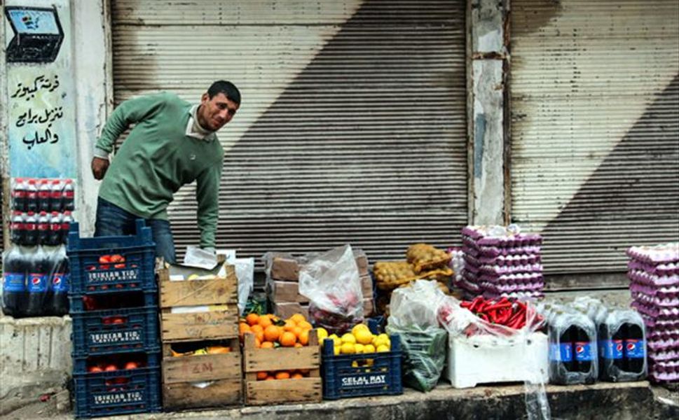 Kobani’de esnafa Kürtçe tabela zorunluluğu: Uymayana yaptırım