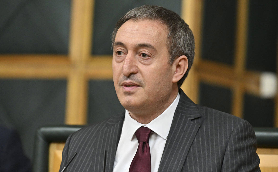 DEM'li Bakırhan'dan dikkat çeken açıklamalar: "Korucunun elinden silahı al, sopayı ver, hayvan baksın"