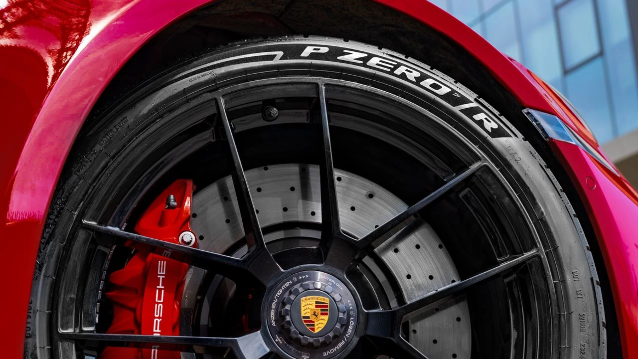 Pirelli Hibrit Motorlu Yeni Porsche 911 Gts Icin Ozel Lastik Gelistirdi
