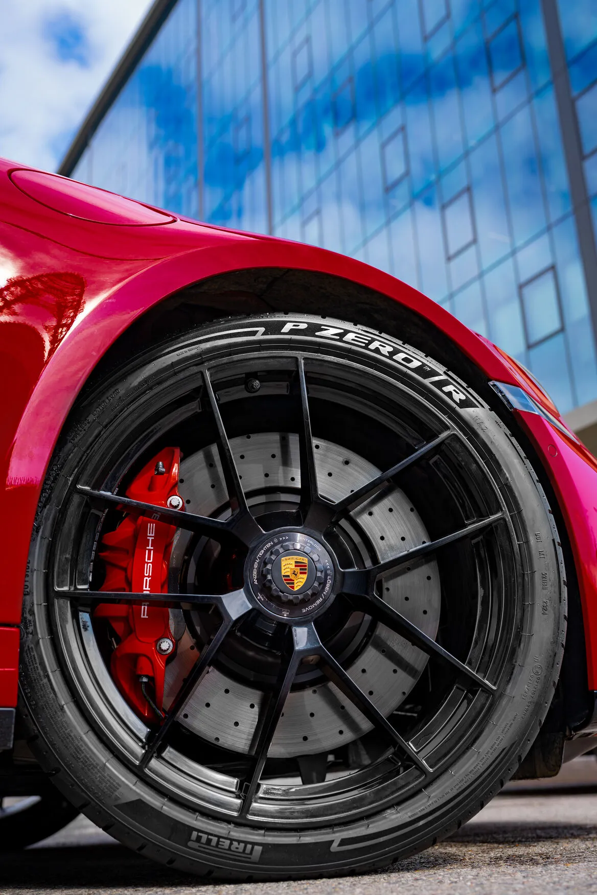 Pirelli Hibrit Motorlu Yeni Porsche 911 Gts