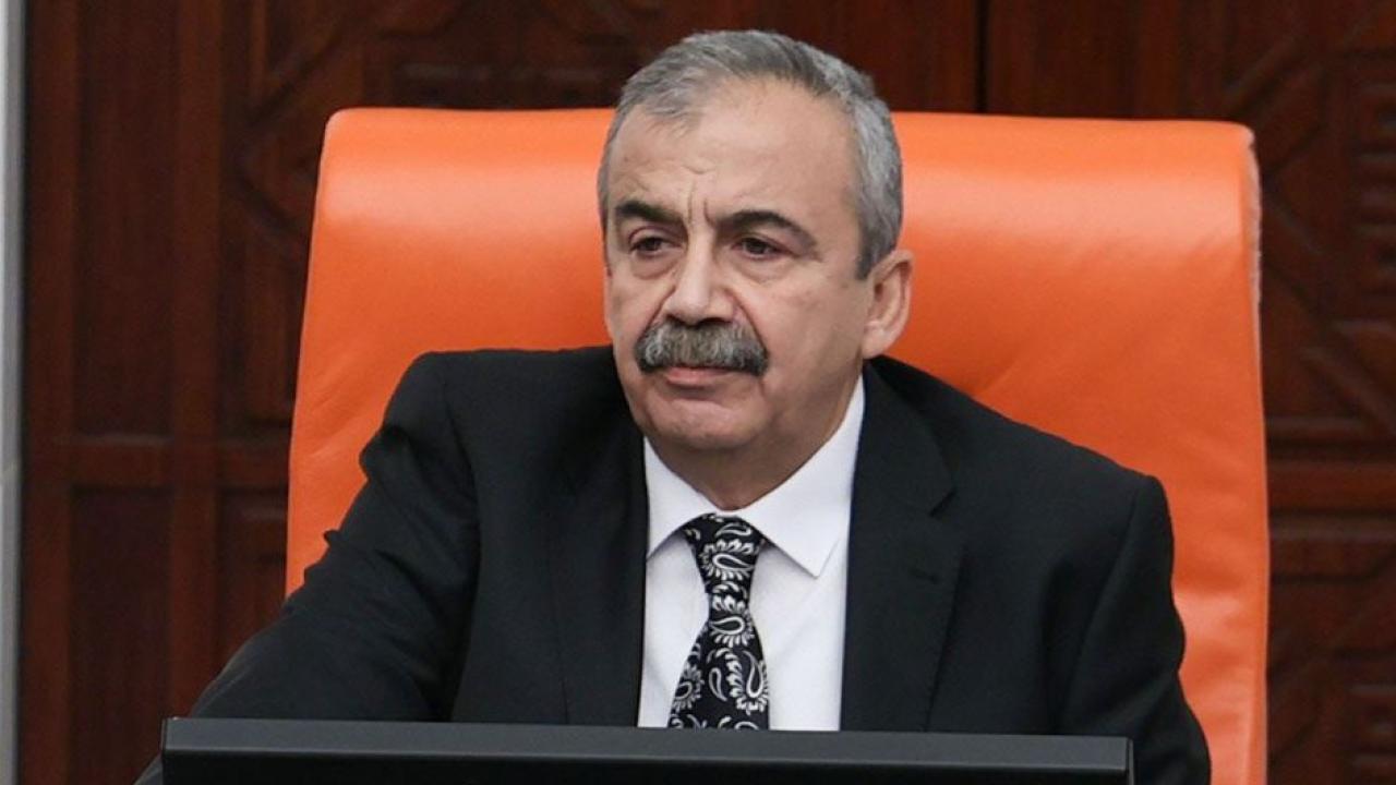Sırrı Süreyya Önder Kimdir